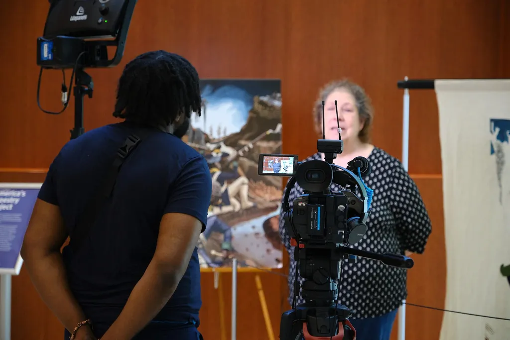 Georgia volunteers stitching